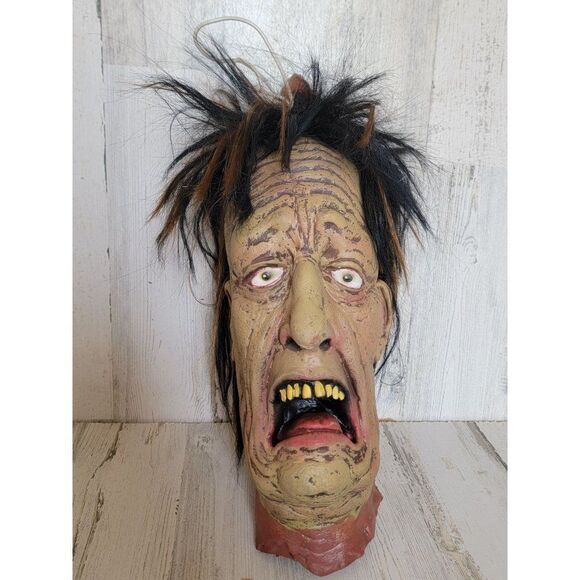 Don Post Studio severed head 2004 Halloween prop decor - Picture 1 of 13